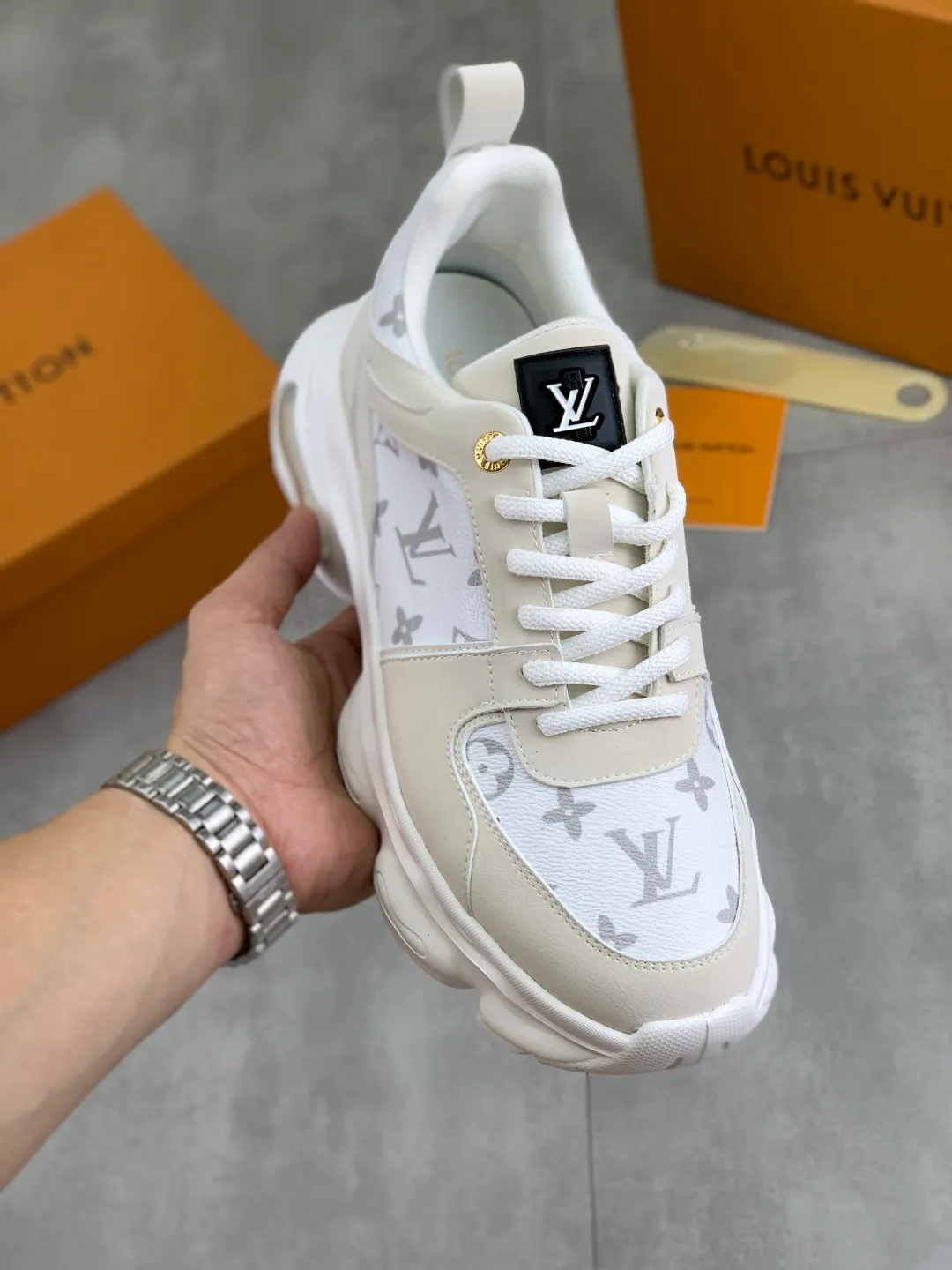 Men's men's shoes💰P440💰[New model]🆘[Louis Vuitton] LV official website latest model🎁casual and fashionable men's shoes👟hot style💥simple and elegant style, exclusive for trendy men. Unique official website latest brand elements👑original decoration, fashionable and generous, the fabric is made of original calfskin➕comfortable and breathable mesh lining➕pig skin lining ✅The official website specifies wear-resistant casual outsole, the classic model is taken in real life🎬Color: 5️⃣colors available😍Number of codes: 38-44 (45 46 customized)